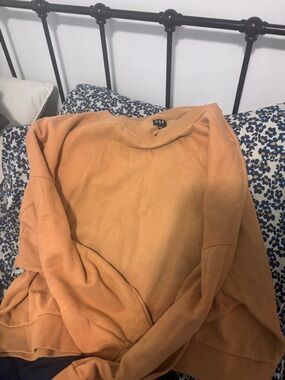 gap sweatshirt